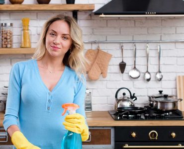 cleaning kitchen during bond cleaning Brisbane
